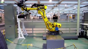 Industrirobot i Vasa. Wärtsilä har lånat ut en industrirobot till forskningscentret Technobotnia.
