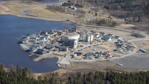 Så här såg mässområdet ut uppifrån våren 2011. Bostadsmässområdet i Karleby i slutet av april 2011.