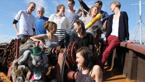Idman har bland annat varit väldigt aktiv inom Skärgårdsteatern som turnerar i Svenskfinland varje sommar. Skärgårdsteatern på m/s Sälö.