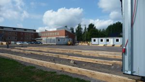 Under renoveringen åren 2011 och 2012 var eleverna inhysta i baracker. Renoveringen av Kvarnbackens skola i Borgå