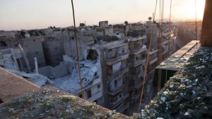 Största delen av befolkningen har flytt undan den fyra år långa kampen om Aleppo men hundratusentals invånare tros vara kvar i staden.
