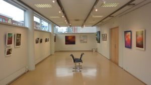 Arkivbild från Galleri Fokus som ligger på Centralgatan 90 i Karis. utställningen From me to you på Galleri Fokus i Karis