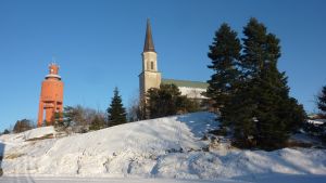 Hangö har liksom andra kommuner ett omvälvande år bakom sig. Hangö kyrka och vattentorn