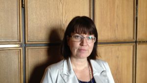 Dra inte alla regeringspartier över samma kam, säger Mikaela Nylander. Riksdagsledamot Mikaela Nylander