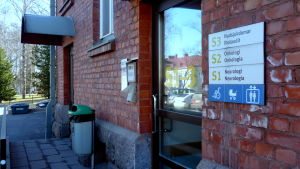Den onkologiska avdelningen som finns i den andra våningen av S-byggnaden flyttar för att ge plats för möjliga coronapatienter. Onkologiska kliniken vid Vasa centralsjukhus