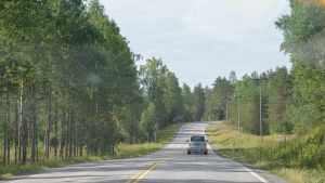 Det är bara en liten del av vägarna i Finland som finns med på prioriteringslistan. Kurvan innan Mjölbolsta sjukhus, bilden tagen på vägen MOT raseborgs kärna.