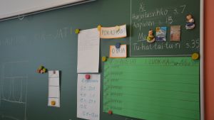Föreningen Tako kommer inte att ge upp den nuvarande modellen som gör att Fiskars har en skola. Fiskarin koulu