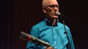 Folkrörelsen vann Vegapriset för årets album år 2013. Riddo Ridberg från gruppen Folkrörelsen