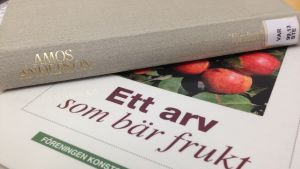 Konstsamfundets historik från 2000 och Amos Andresons biografi från 1979