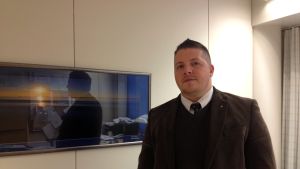 Enligt Mathias Lindström är Kvarkenregionen med långa avstånd och utvecklat näringsliv en perfekt plats för ett elflygprojekt. Direktör Mathias Lindström på Kvarkenrådet