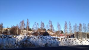 Den här tomten, i närheten av AD-center, har bolaget Sjaelsö reserverat. Här kan i framtiden byggas ett varuhus. Området som heter västra Läpp i Karis