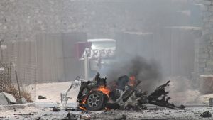 Exploderande bilbomber hör till vardagen i Somalia. Efter en självmordsattack vid flygplatsen i Mogadishu