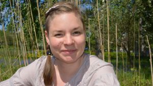 Kriminolog Maria Normann berättar att de flesta brott mot liv i Finland sker mellan medelålders män som är alkoholpåverkade. Maria Normann