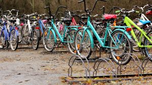 Skolans utrymmen och skolgården skulle fungera fint också för eftermiddagsverksamheten anser många i Solf. Cykelparkering