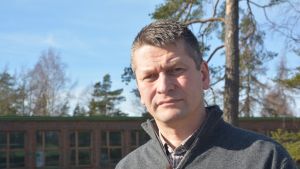 Tammets vd Jan Silén säger att fabriken i Ekenäs har varit indelad i fem olika sektioner för att förhindra eventuell virusspridning. Också kontorspersonalen har varit utspridd. Det fina i ett annars rätt dystert år är att ingen av de anställda har insjuknat i covid-19. Arkivbild. Jan Silén