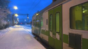 Rälsbussarna har inga konduktörer längre. Rälsbussen som kör mellan Karis och Hangö