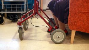 En stressad personal hinner inte alltid tänka på hur ett rehabiliterande arbetssätt egentligen ska genomföras. Brandbackens servicecenter