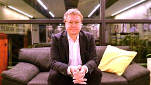Biträdande stadsdirektör Pekka Sauri har ansvar för stadens byggnads- och miljöväsende. Pekka Sauri är biträdande stadsdirektör i Helsingfors.