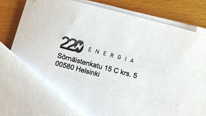 220 Energian logo ja osoite sähkölaskussa.