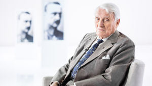 Otavan voimahahmo, 94-vuotias professori Heikki A. Reenpää on elämänsä aikana on työskennellyt lukuisten keskeisten kirjailijoidemme kanssa.