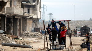 Barn i Aleppo, Syrien i december 2016. Barn lekte i stadsdelen Salah al-Din i östra Aleppo 16.12.2017