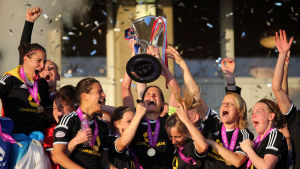 frankfurt firar champions league-seger 2015.