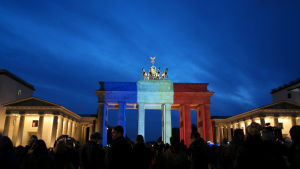 Brandenburger Tor i Berlin Brandenbruger Tor i Berlin dagen efter terrordåden i Paris.