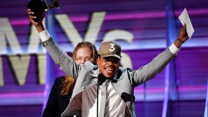 Chance the Rapper vid Grammygalan i Los Angeles den 12 februari 2017. Chance the Rapper vid Grammygalan i Los Angeles den 12 februari 2017.