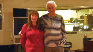 Lalla och Janne Hansson som ägt studion sedan 1983, söker nu efter en ny ägare. Ägarna till Atlantis studion i Stockholm, Lalla och Janne Hansson.