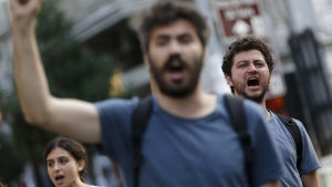 Turkiska demonstranter drog ut på gatorna för tre månader sedan då Israel och Turkiet återupptog sina diplomatiska relationer efter en över fem år lång paus Turkiska demonstranter drog ut på gatorna för tre månader sedan då Israel och Turkiet återupptog sina diplomatiska relationer efter en över fem rå lång paus