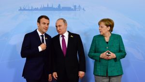 Emmanuel Macron, Valdimir Putin och Angela Merkel Emmanuel Macron, Valdimir Putin och Angela Merkel på G20-möte