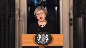 Theresa May talade utanför sin tjänstebostad på 10 Downing Street på onsdagskvällen. Theresa May talade utanför sin tjänstebostad på 10 Downing Street på onsdagskvällen efter attacken i London.
