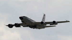 Fredlig spaning sågs som ett sätt att förebygga konflikter och bygga tillit. Alla parter har tidigare sett avtalet som ytterst värdefullt. Amerikanskt RC-135 spaningsplan.
