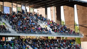 Fotbollspubliken i Finland har fått se flera misstänkta fall under de senaste åren. Publiken, RoPS-HJK, 10.7.2015.