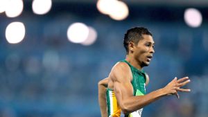 Wayde van Niekerk kan mycket väl bli den nya sprintkungen. Wayde van Niekerk springer i OS 2016.