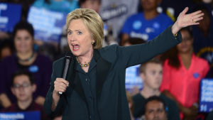 De läckta partimejlen var genanta för Demokraterna, och tros ha påverkat Hillary Clintons valframgång. Hillary Clinton