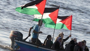 Gazabor ute i båtar Gazabor ute i båtar för att visa sitt stöd för Women´s boat to Gaza som den israeliska armén bordade 5.10.16