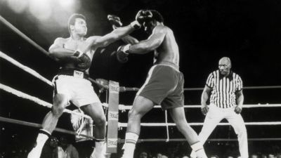 Float Like A Butterfly Sting Like A Bee Muhammad Alis Liv I Bilder Sport Svenska Yle Fi