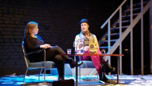 Arkivbild. Bokkalaset 2016. Karin Erlandsson intervjuar Eiríkur Örn Norðdahl på Bokkalaset i Ekenäs 2016.