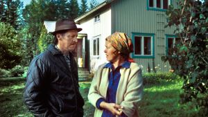 Rintamäkeläiset-sarjan näyttelijöitä: Veijo Pasanen (roolinimi Antti Rintamäki) ja Sirkka Lehto (roolinimi Leena Rintamäki).