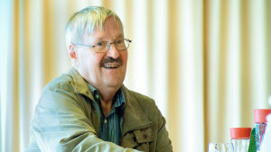 Suven runoilija Pentti Saaritsa Kajaanin runoviikolla 2015 Runoilija Pentti Saaritsa
