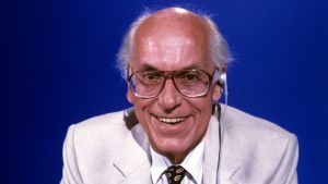 Lennart Meri i Yles studio i Helsingfors den 21 augusti 1991 dagen efter Estlands självständighetsförklaring då Moskvakuppen kollapsat. Estlands utrikesminister Lennart Meri i Yles studio i Helsingfors den 21 augusti 1991 dagen efter Estlands självständighetsförklaring.