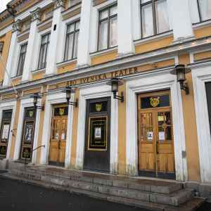 Åbo Svenska Teaterin pääovet