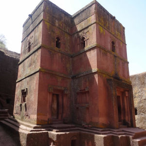 Klippkyrkorna i Lalibela skulle bli ett nytt lokalt Jerusalem, ett ställe för tillbedjan. byggnad uthuggen ur klippa