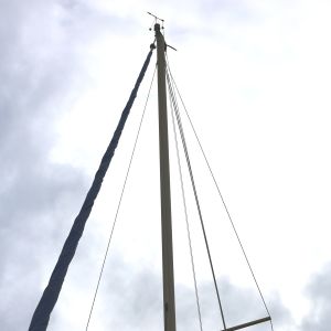 mast på en segelbåt