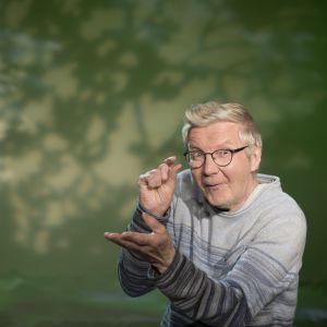 Pirkka-Pekka Petelius lukee iltasatuja.