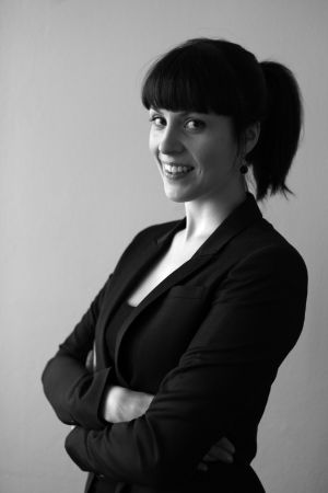 Katri Saarikivi. Psykologen och doktoranden Katri Saarikivi forskar vid Helsingfors universitet inom enheten för kognitiv hjärnforskning som finns på institutionen för beteendevetenskaper.