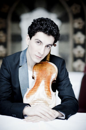 viulisti Sergei Hatsatrjan