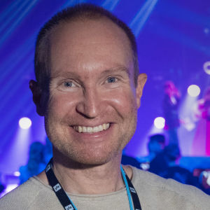 Tomas Höglund, lauluvalmentaja