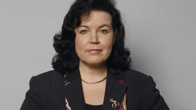 Inrikesminister Anne Holmlund